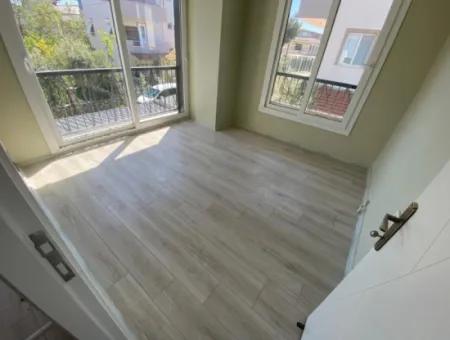 Denize 400 Metre Tek Müstakil Bahçeli Satılık 3+1 Villa