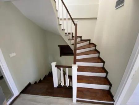 Denize 400 Metre Tek Müstakil Bahçeli Satılık 3+1 Villa
