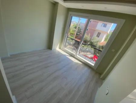 Denize 400 Metre Tek Müstakil Bahçeli Satılık 3+1 Villa