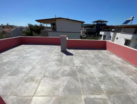 Denize 400 Metre Tek Müstakil Bahçeli Satılık 3+1 Villa