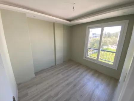 Denize 400 Metre Tek Müstakil Bahçeli Satılık 3+1 Villa