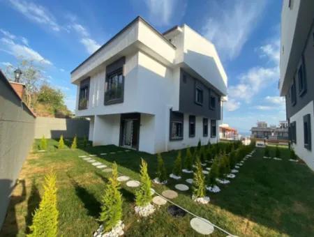 Aradığınız Villa Burada Doğa İle İç İçe Beyaz Eşyalı Yazlık