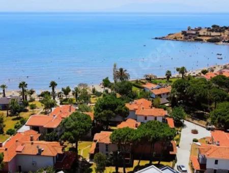 Doğanbey De Tek Müstakil Lükx Satılık 3+1 Villa