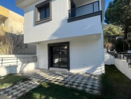 Özdere De Tek Müstakil Denize Yürüme Mesafesi Satılık 2+1 Villa