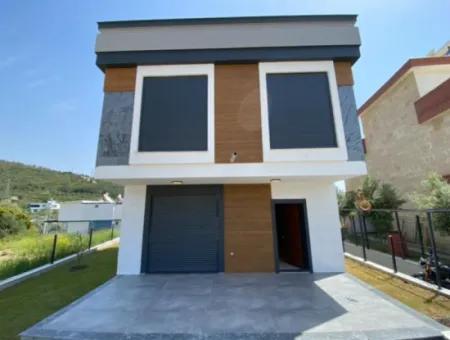 Ürkmez De Deniz Manzaralı Tek Müstakil 3+1 Villa