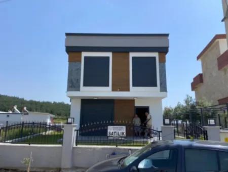 Ürkmez De Deniz Manzaralı Tek Müstakil 3+1 Villa