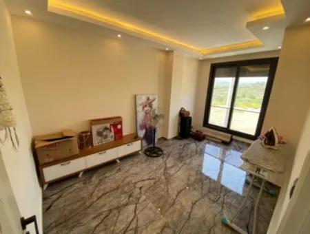 Ürkmez De Deniz Manzaralı Tek Müstakil 3+1 Villa