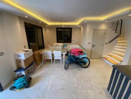 Ürkmez De Deniz Manzaralı Tek Müstakil 3+1 Villa