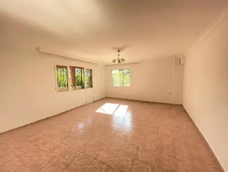 Ürkmez'de Plaja 300M Mesafede 130M2 Ayrı Mutfaklı Satılık 3+1 Daire