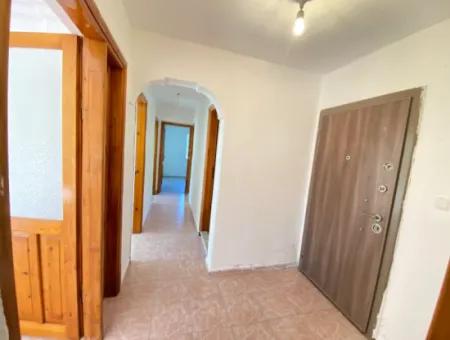Ürkmez'de Plaja 300M Mesafede 130M2 Ayrı Mutfaklı Satılık 3+1 Daire