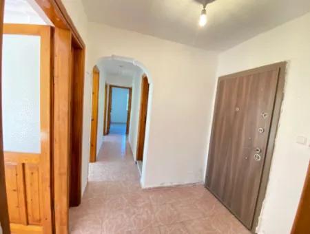 Ürkmez'de Plaja 300M Mesafede 130M2 Ayrı Mutfaklı Satılık 3+1 Daire