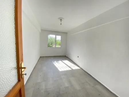 Ürkmez'de Plaja 300M Mesafede 130M2 Ayrı Mutfaklı Satılık 3+1 Daire