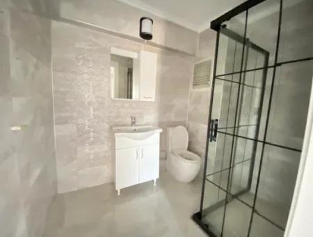 Ürkmez De Çarşı Merkezinde Denize 300M2 Satılık 2+1 Daire