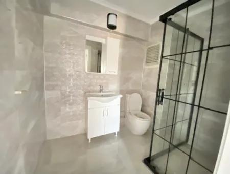 Ürkmez De Çarşı Merkezinde Denize 300M2 Satılık 2+1 Daire