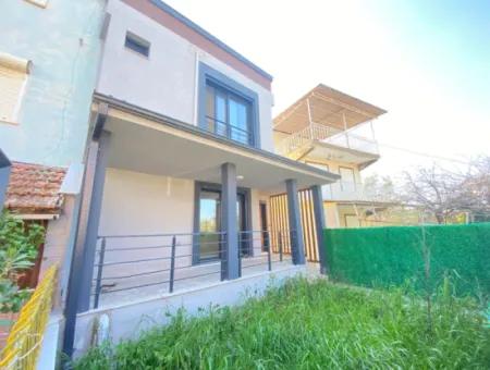 Doğanbey De Denize 300M2 Mustakil Bahçeli Satılık 3+1 Villa
