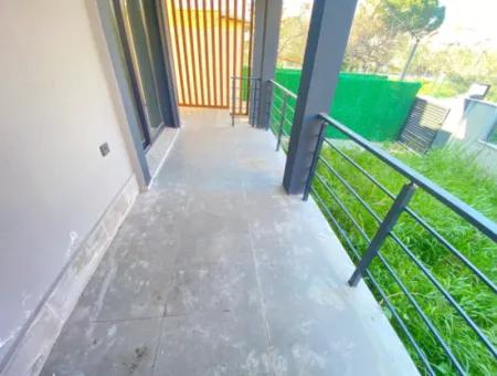 Doğanbey De Denize 300M2 Mustakil Bahçeli Satılık 3+1 Villa