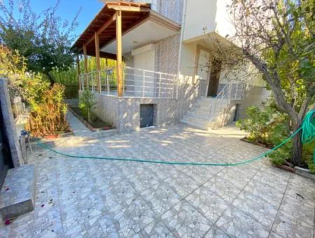 Seferihisar Ürkmezde Tek Müstakil Denize 50 Mt Satılık 4+1 Yazlık