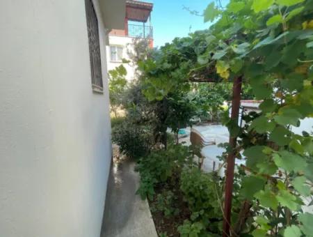 Seferihisar Ürkmezde Bahçeli Satılık 2+1 Daire