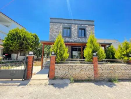 Doğanbey De Denize Yakın Tek Müstakil Bahçeli 3+1 Villa