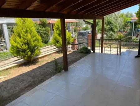 Doğanbey De Denize Yakın Tek Müstakil Bahçeli 3+1 Villa