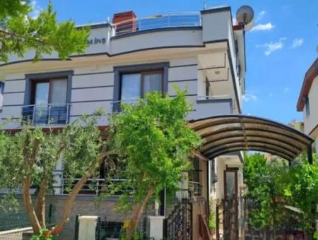 Özdere'de Denize Yürüme Mesafesinde Satılık 4+1 Villa