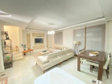 Seferihisar Doğanbey'da Havuzlu Sitede Satılık 3+1 Villa