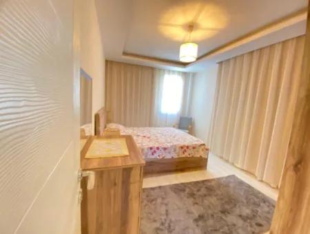 Seferihisar Doğanbey'da Havuzlu Sitede Satılık 3+1 Villa