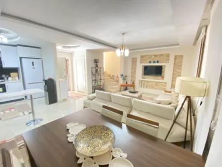 Seferihisar Doğanbey'da Havuzlu Sitede Satılık 3+1 Villa