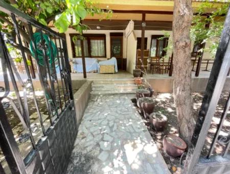 Seferihisar Ürkmez'de Plaja 50M Mesafede Uygun Satılık 2+1 Daire