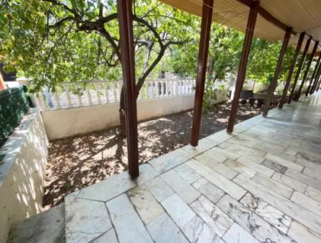 Seferihisar Ürkmez'de Plaja 50M Mesafede Uygun Satılık 2+1 Daire