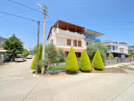 Doğanbey Merkezinde Denize 350M2 Ultra Lüx 7+2 Villa