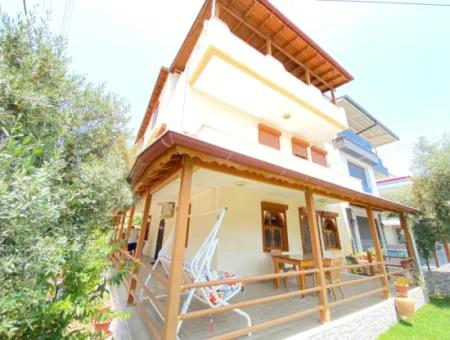 Doğanbey Merkezinde Denize 350M2 Ultra Lüx 7+2 Villa