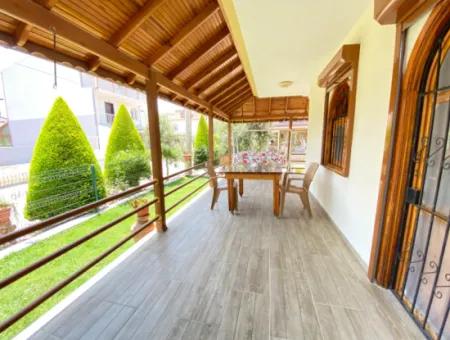 Doğanbey Merkezinde Denize 350M2 Ultra Lüx 7+2 Villa