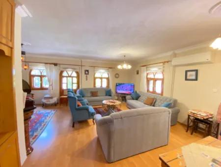 Doğanbey Merkezinde Denize 350M2 Ultra Lüx 7+2 Villa