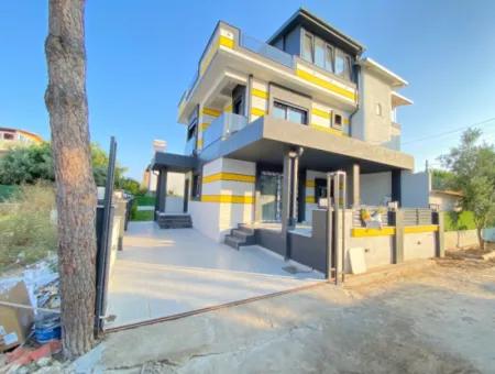 Doğanbey De Tek Mustakil Akıllı Ev Sistemli Ultra Lükx Satılık 3+1 Villa