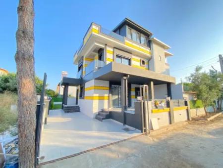 Doğanbey De Tek Mustakil Akıllı Ev Sistemli Ultra Lükx Satılık 3+1 Villa