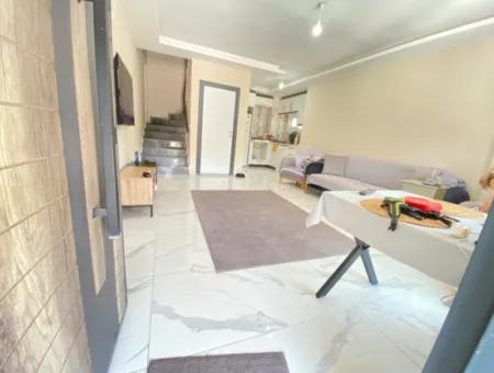 Seferihisar Payamlı De Köşe Villa Geniş Bahçeli Satılık 3+1 Villa