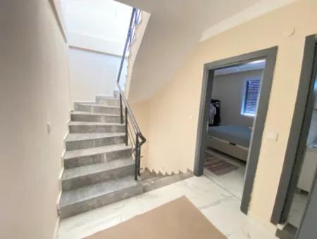 Seferihisar Payamlı De Köşe Villa Geniş Bahçeli Satılık 3+1 Villa