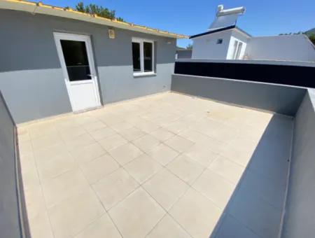 Seferihisar Payamlı De Köşe Villa Geniş Bahçeli Satılık 3+1 Villa