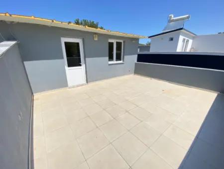 Seferihisar Payamlı De Köşe Villa Geniş Bahçeli Satılık 3+1 Villa