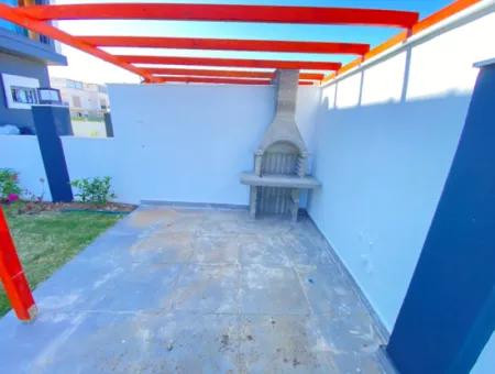 Doğanbey De  Denize 500 Metre Yerden Isıtma Satılık 2+1 Villa