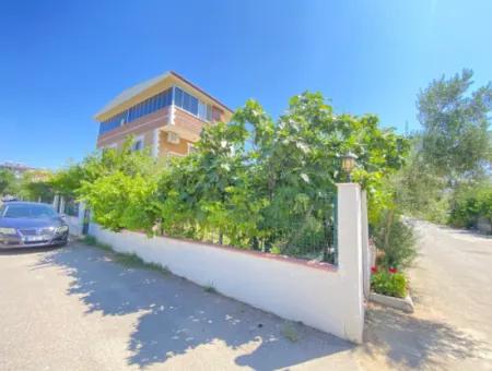 Doğanbey De Köşe Villa Tek Müstakil Geniş Bahçeli Ultra Lükx Satılık 4+1 Villa