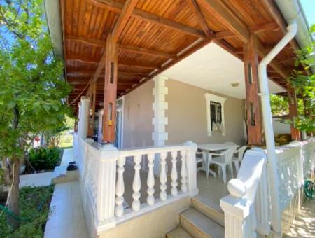 Doğanbey De Köşe Villa Tek Müstakil Geniş Bahçeli Ultra Lükx Satılık 4+1 Villa