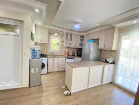 Doğanbey De Köşe Villa Tek Müstakil Geniş Bahçeli Ultra Lükx Satılık 4+1 Villa