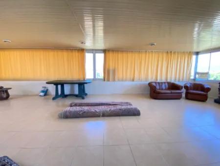 Doğanbey De Köşe Villa Tek Müstakil Geniş Bahçeli Ultra Lükx Satılık 4+1 Villa