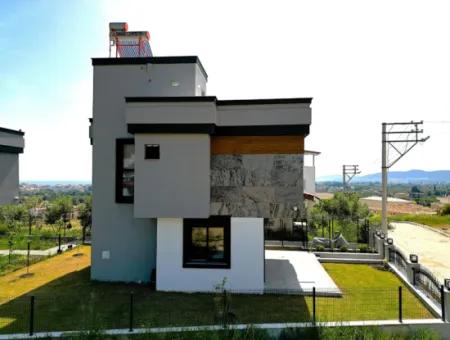 Ürkmez De Deniz Manzaralı Tek Müstakil 3+1 Villa