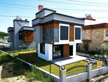 Ürkmez De Deniz Manzaralı Tek Müstakil 3+1 Villa