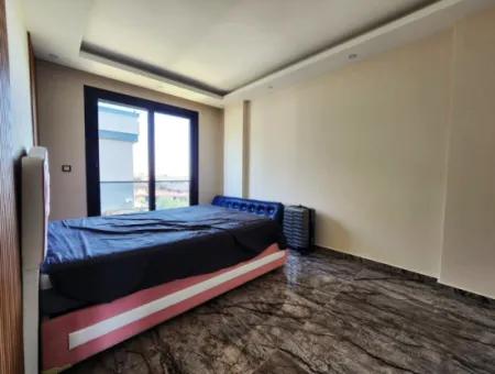 Ürkmez De Deniz Manzaralı Tek Müstakil 3+1 Villa