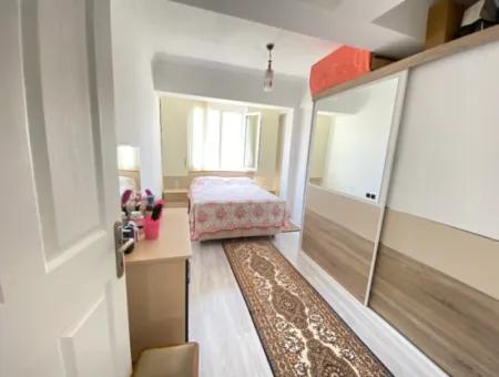 Ürkmez De Merkezde Denize 350M Geniş Ferah Yapılı Satılık 2+1 Daire
