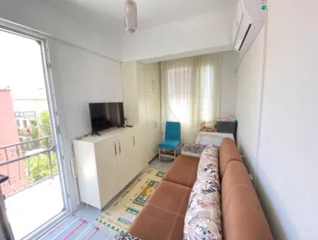 Ürkmez De Merkezde Denize 350M Geniş Ferah Yapılı Satılık 2+1 Daire
